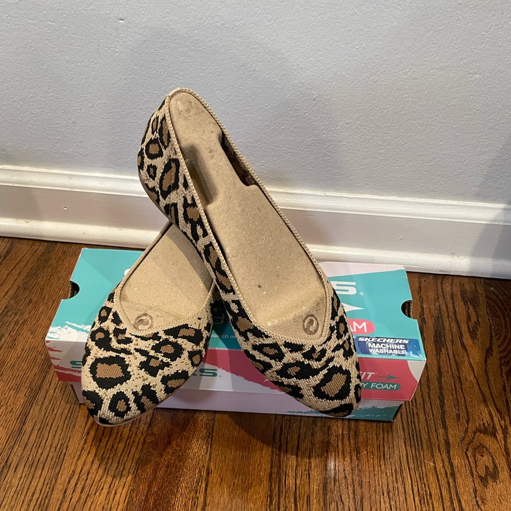 BNIB Sketchers Air-Cooled Memory Foam Flats Leopard